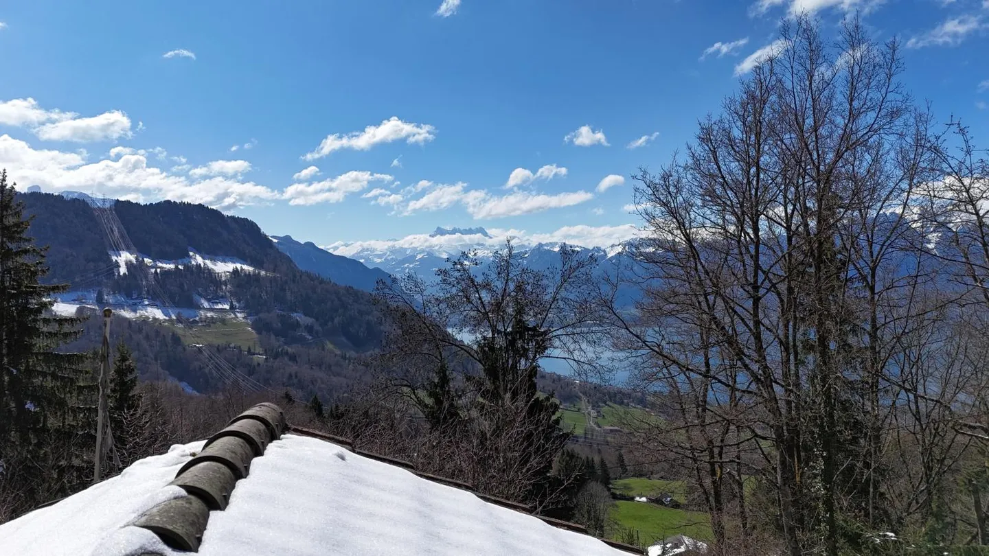Chalet charmant avec vue, au cœur de la nature à Blonay - Photo 3 sur 12