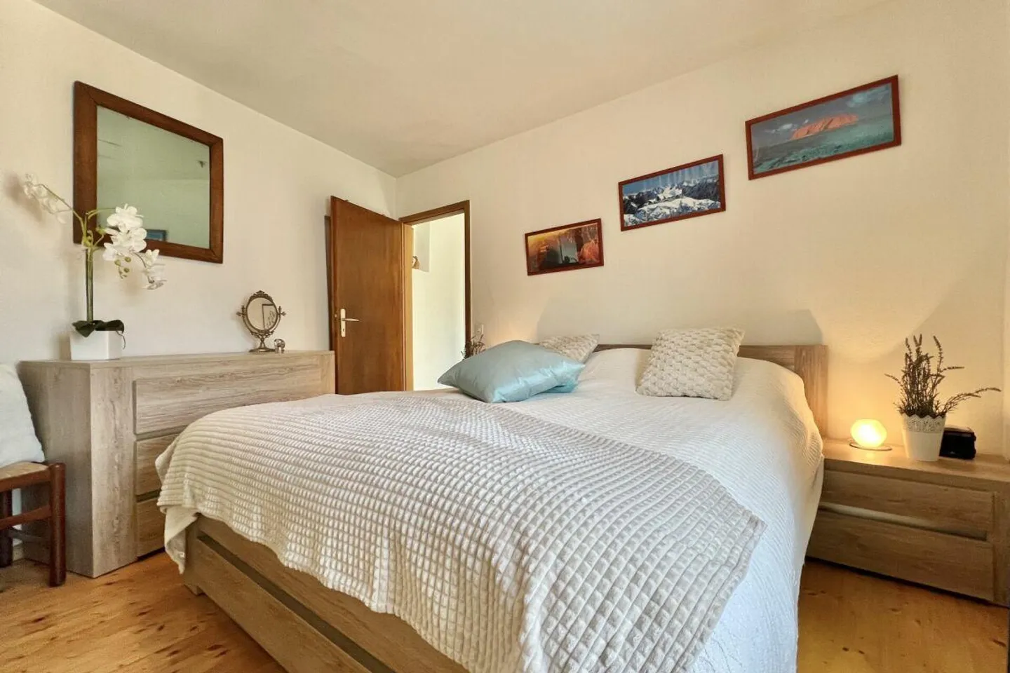 Grande casa di villaggio con vista sul lago, bel giardino e parcheggio - Foto 28 di 30