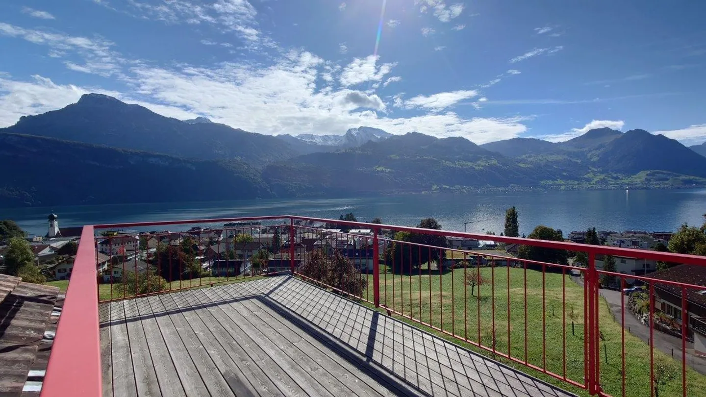 Newly renovated penthouse with panoramic views over Gersau - Photo 1 of 12