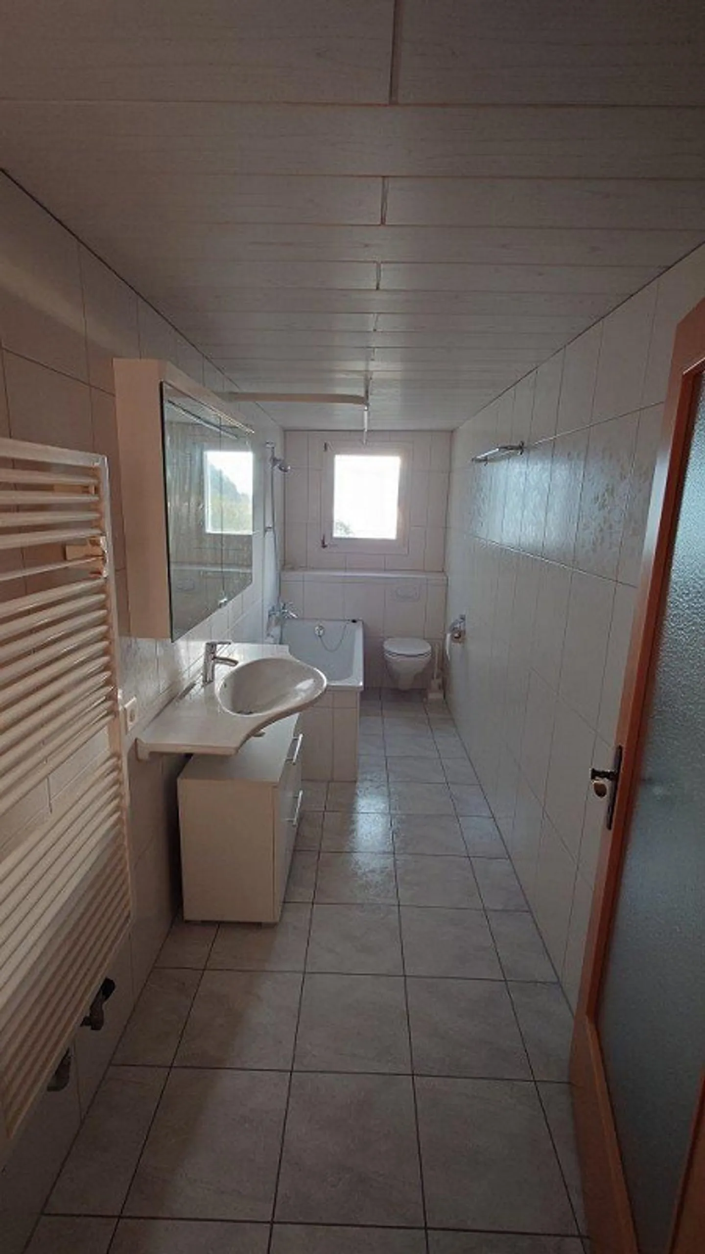 Newly renovated penthouse with panoramic views over Gersau - Photo 11 of 12