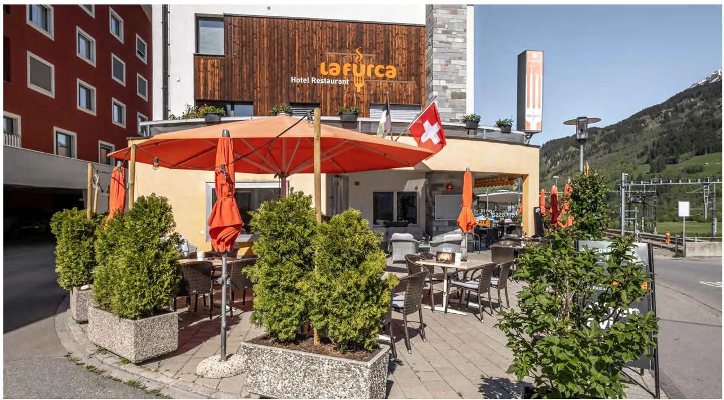 Profitables Hotel Restaurant in Disentis GR - Foto 2 von 9