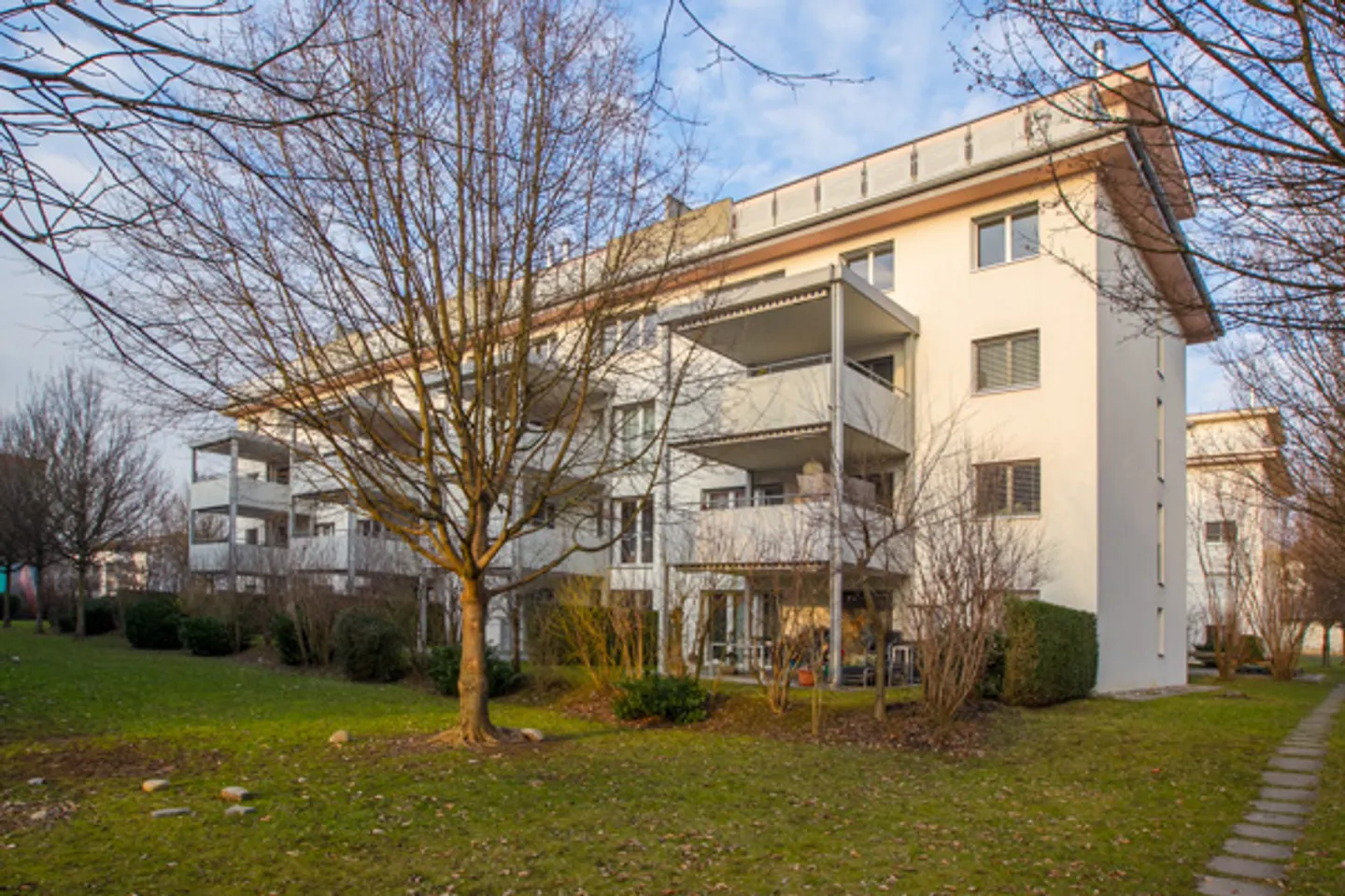 Modernes Wohnen in grüner Umgebung - Foto 1 von 8