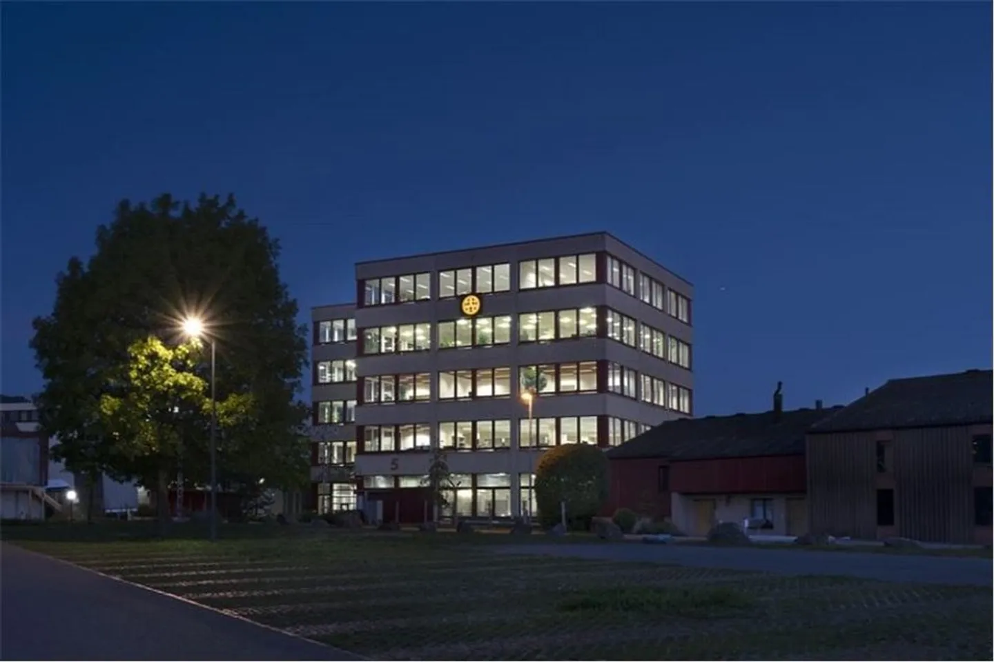 100 - 520 m2 Office and Commercial Spaces 3rd Floor - Photo 3 of 9