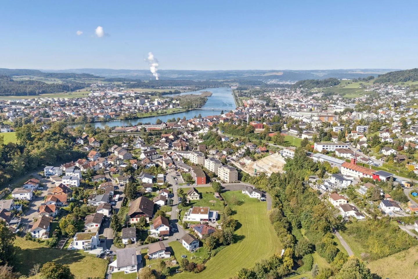 Exklusive Attikawohnung mit einzigartiger Ruhe und Weitsicht - Foto 1 von 4