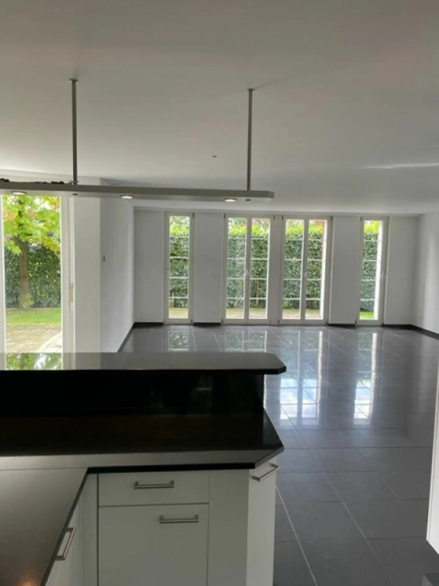 Cozy single-family home for rent - Photo 3 of 5