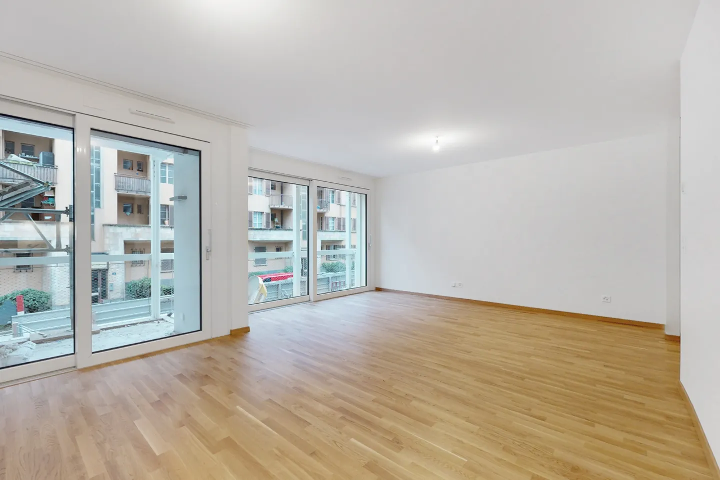 Modern Apartment by Lake Geneva - Photo 3 of 7