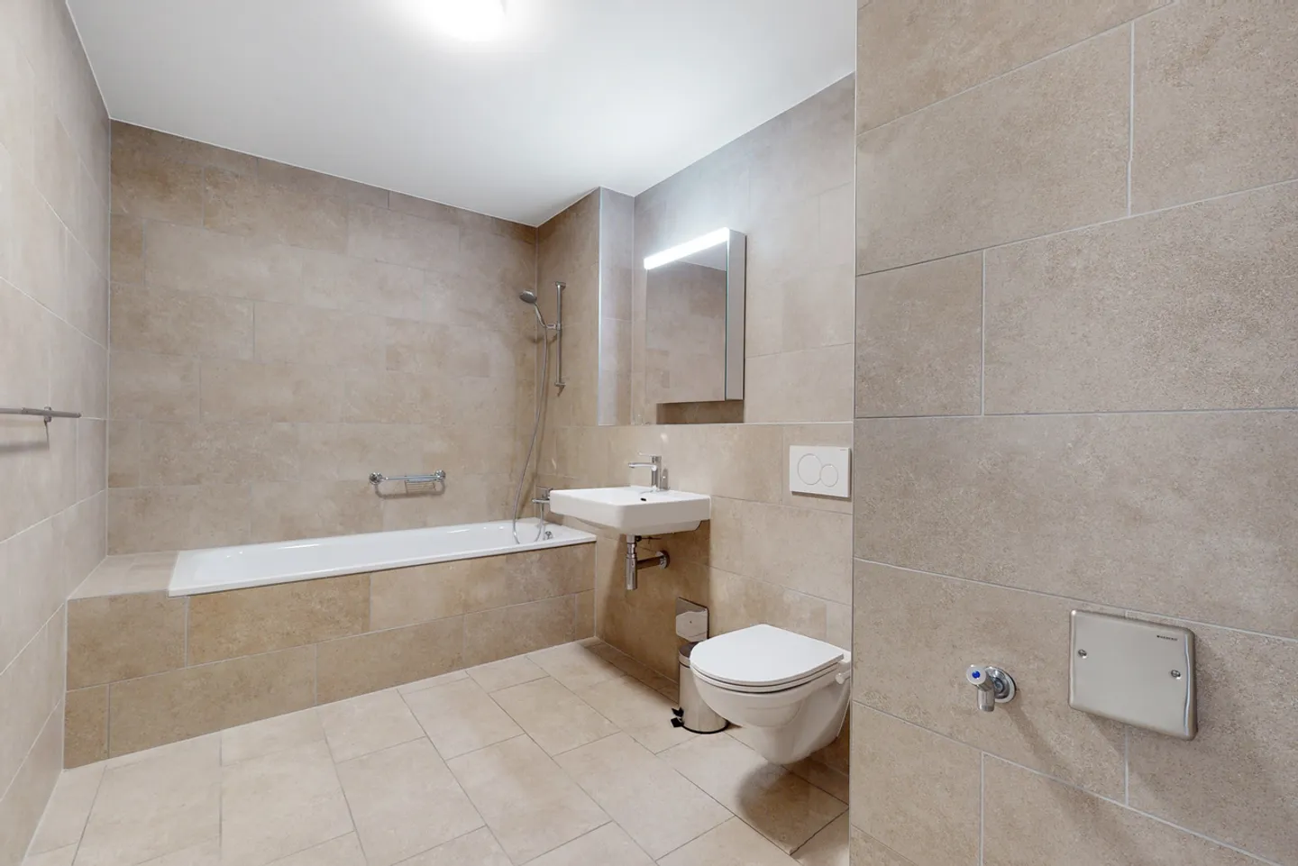 Modern Apartment by Lake Geneva - Photo 7 of 7
