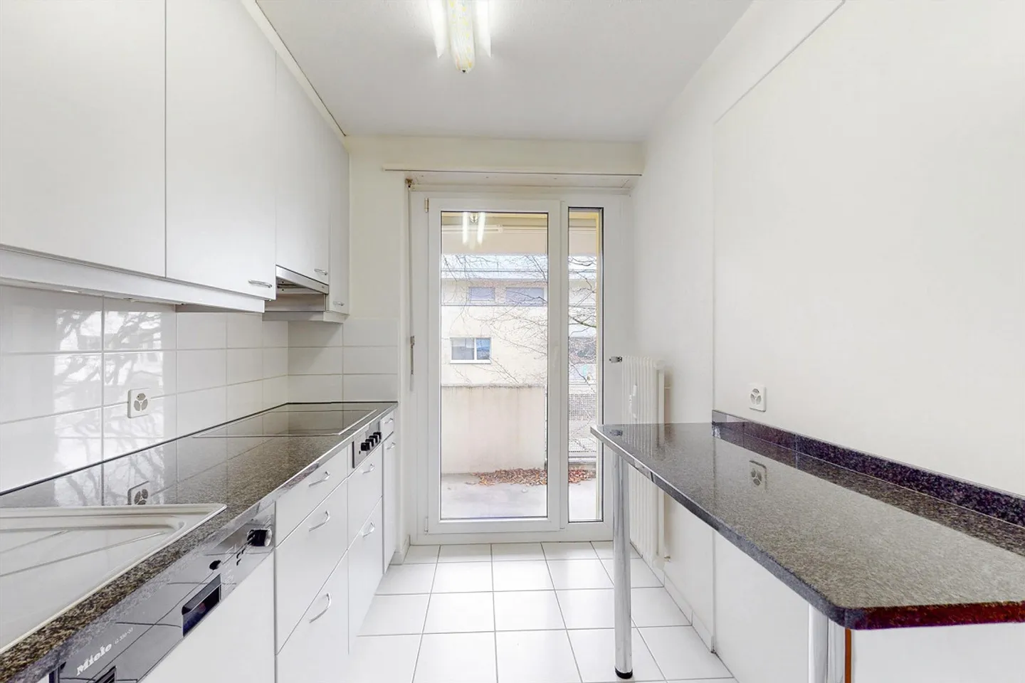 Spacious Family Apartment - Photo 4 of 8