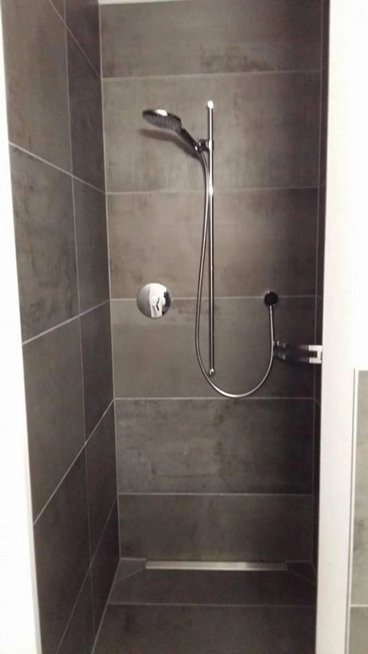 Exclusive 4.5-room condominium in the sought-after Giessenpark - Photo 4 of 6