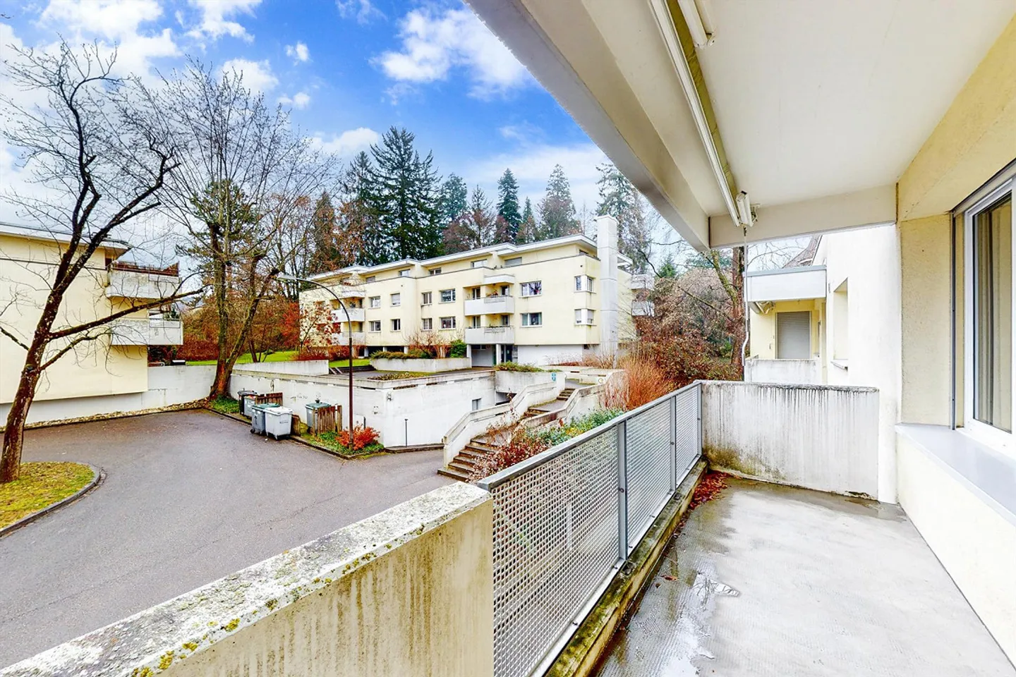 Spacious Family Apartment - Photo 5 of 8