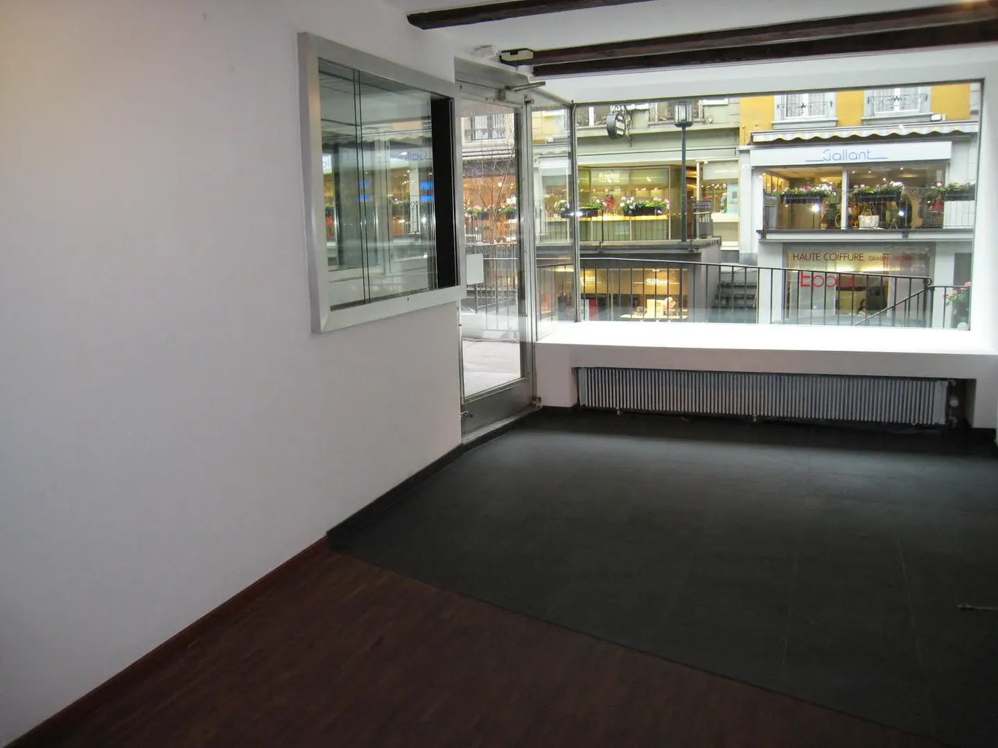 Espace commercial dans la vieille ville de Thun - Photo 3 sur 9