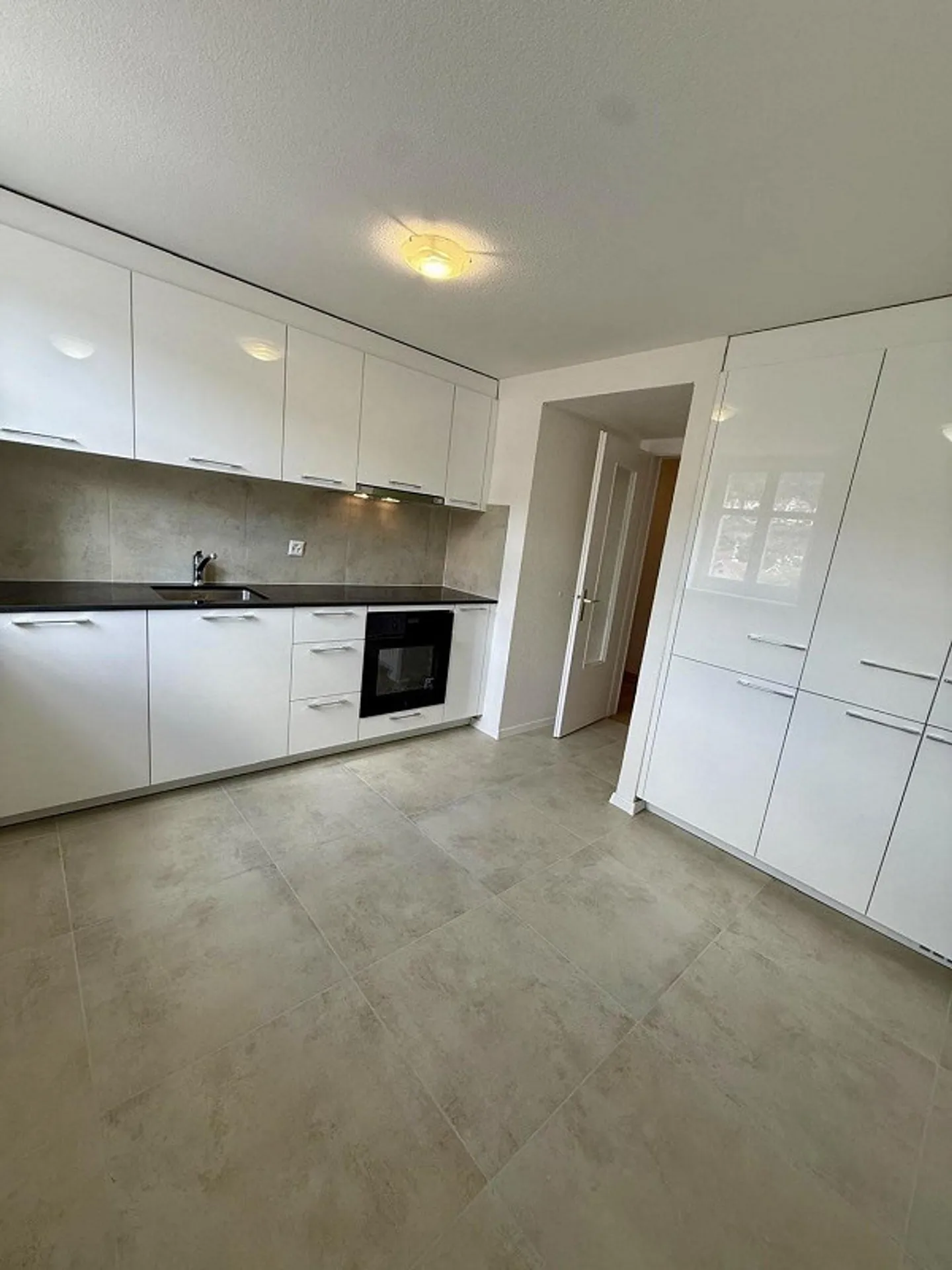 Appartamento cittadino ristrutturato con 4 stanze - Foto 1 di 7
