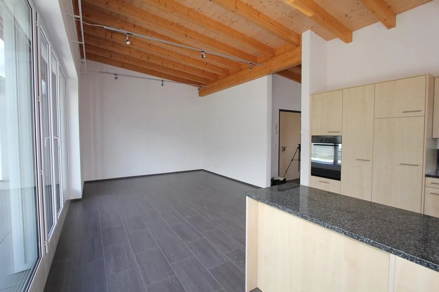 Beautiful attic apartment for rent - Photo 3 of 10