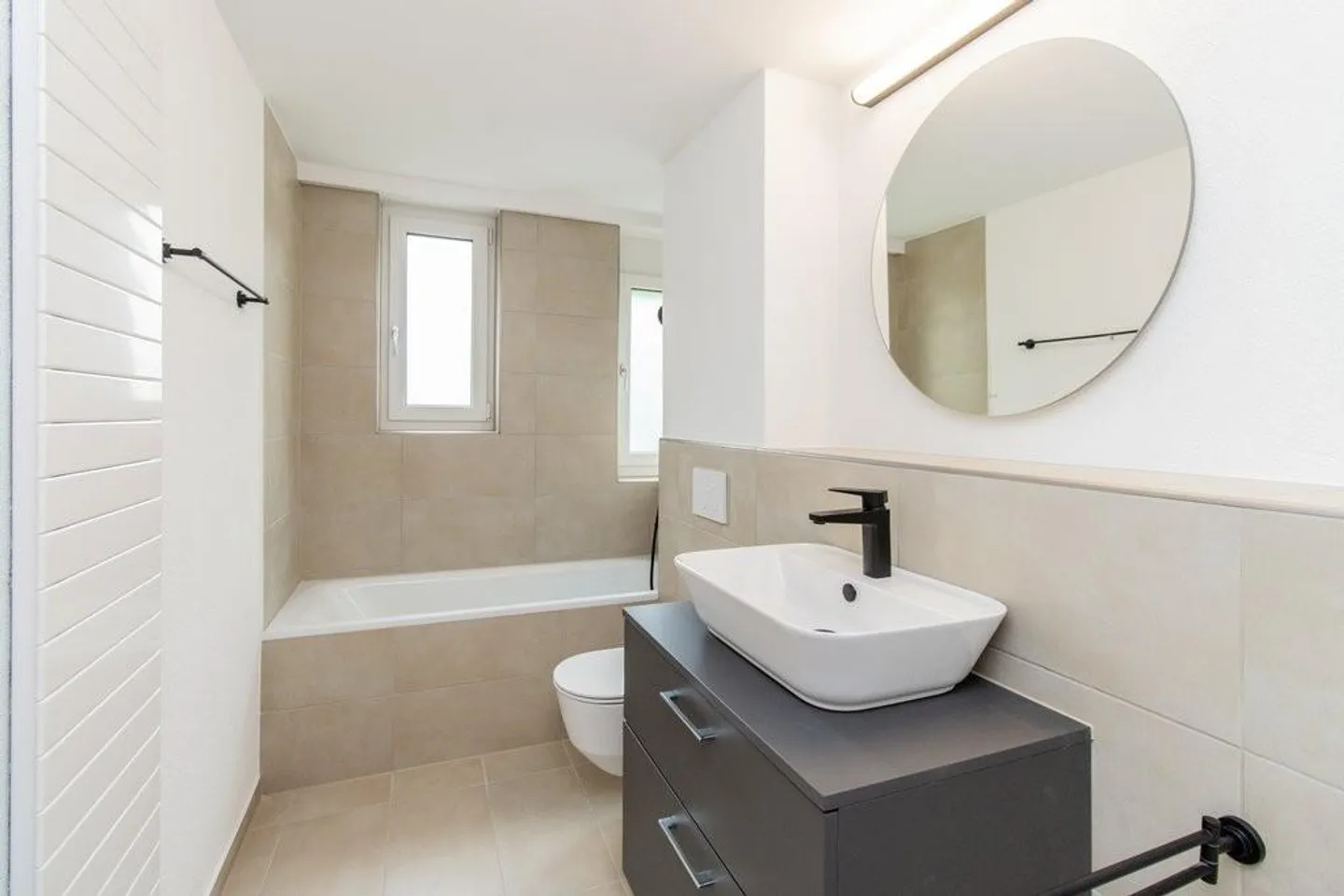 Promotion d'été : Première loyer offert - Appartement de 3,5 pièces avec balcon - Photo 1 sur 6