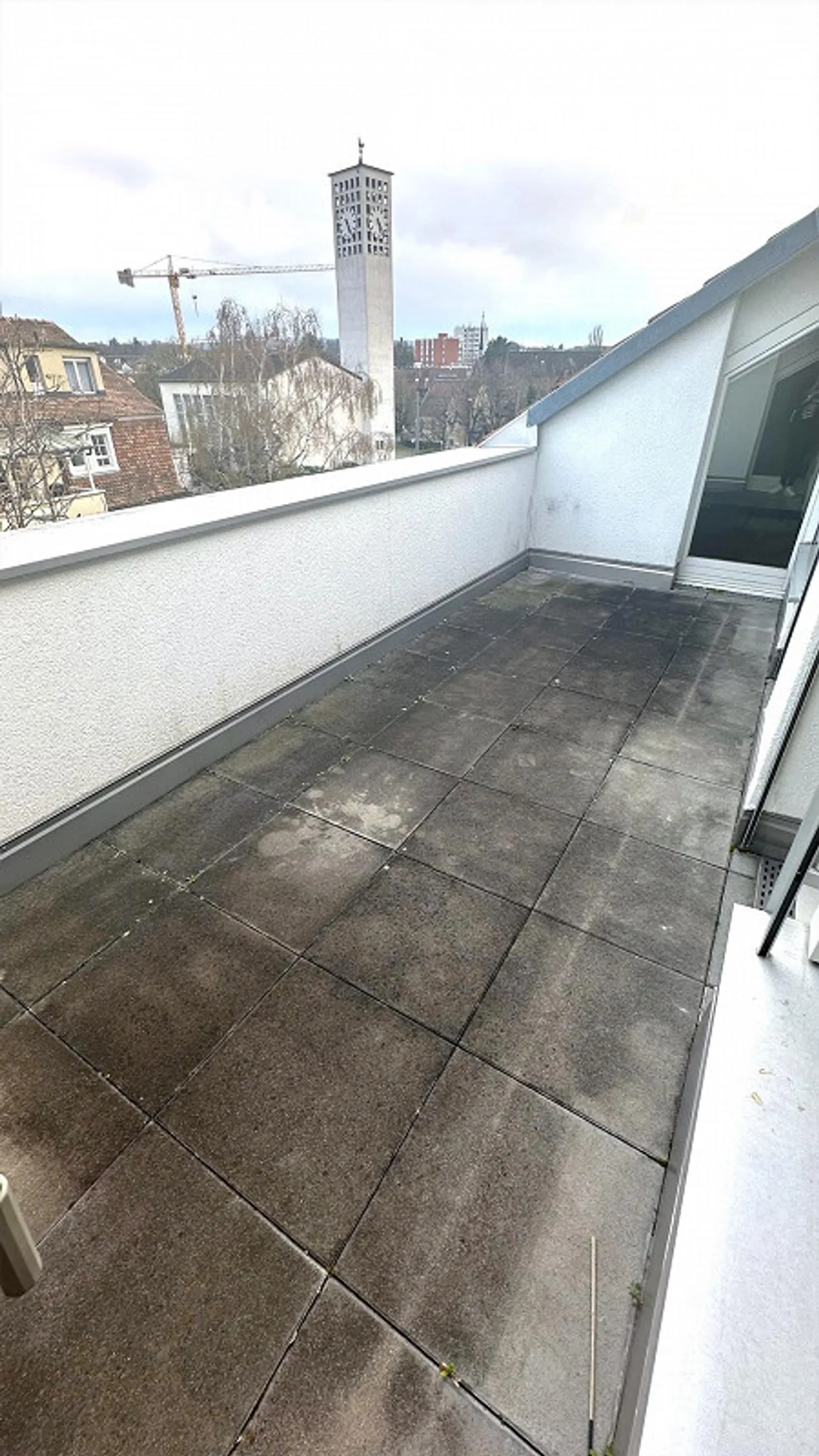 Large 3.5-room attic apartment in Allschwil - Photo 10 of 11