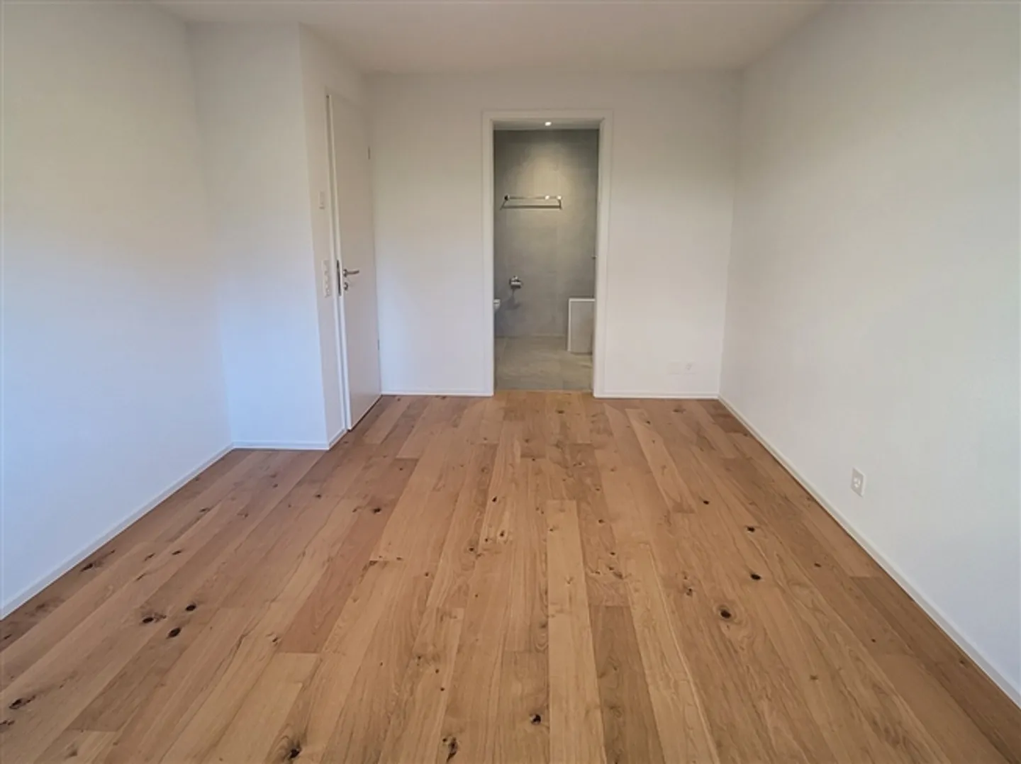 5.5 Rooms for Rent - Idyllic Location on the Heights of Mézières (FR) - Photo 9 of 13