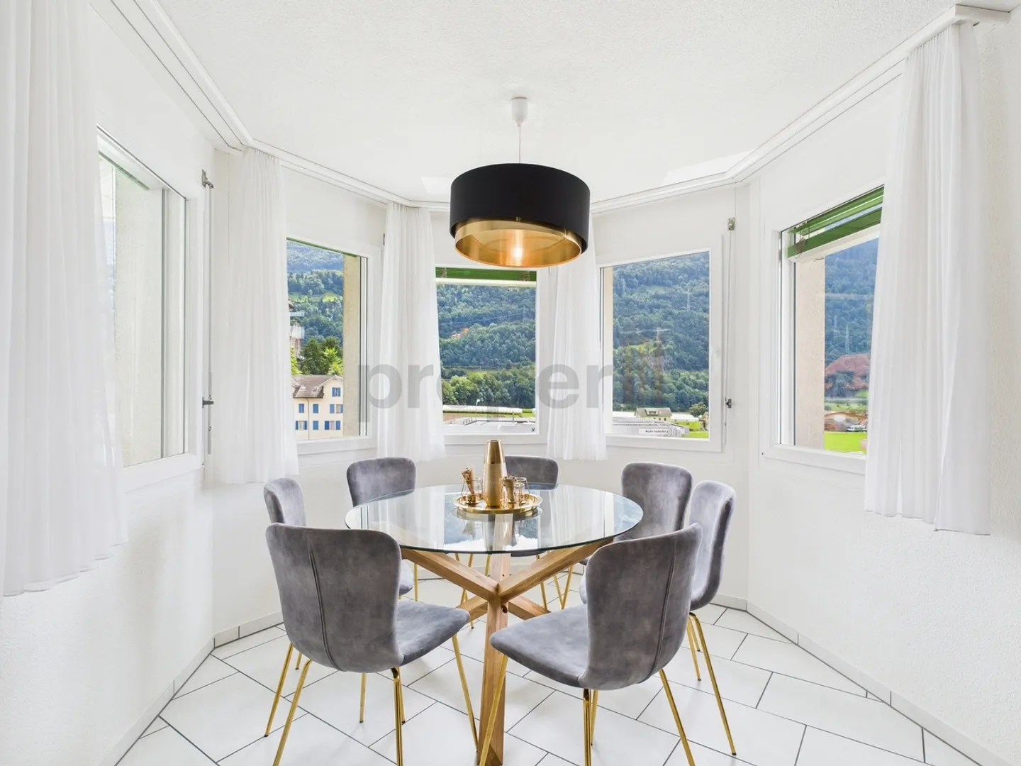 Outstanding 3.5-room apartment in Oberarth, SZ - Photo 2 of 11