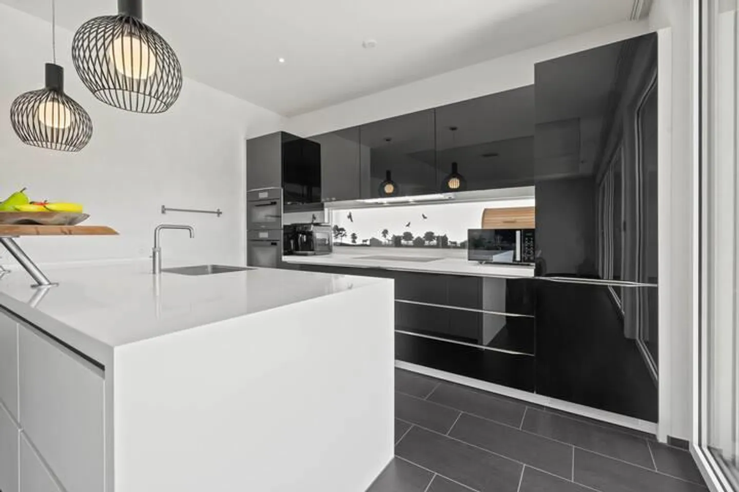 Noble Terrace Spectacle - Photo 4 of 8