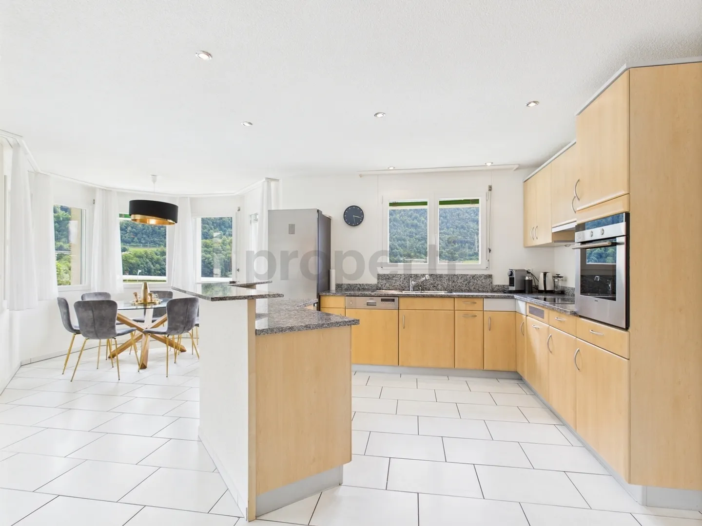 Outstanding 3.5-room apartment in Oberarth, SZ - Photo 4 of 11