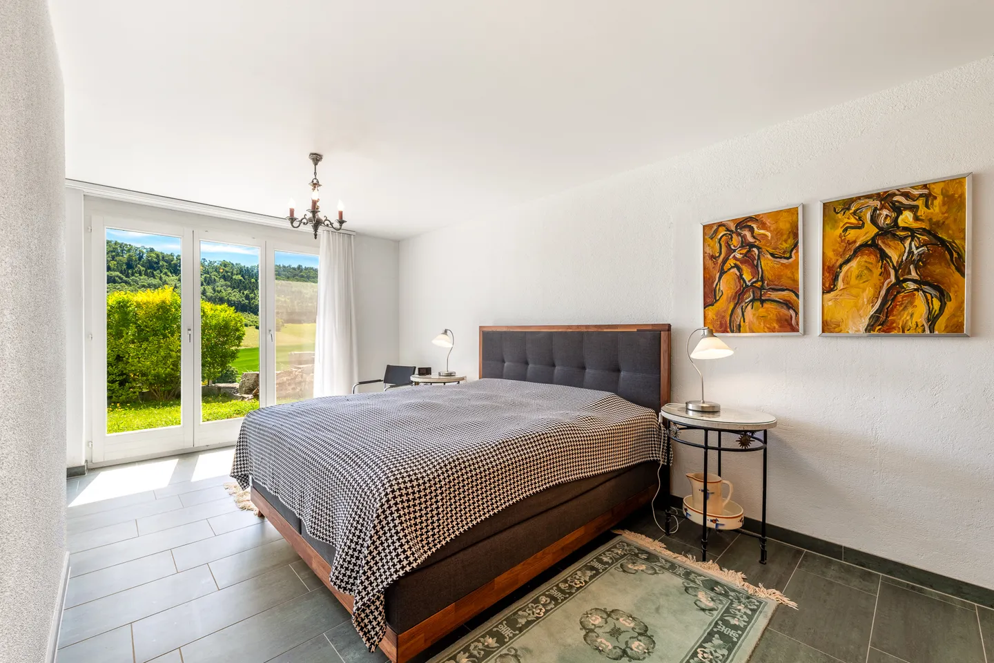 6.5-Room Single Family Home on the Edge of the Village, in a Beautiful Elevated Location with a Wide View - Photo 7 of 9
