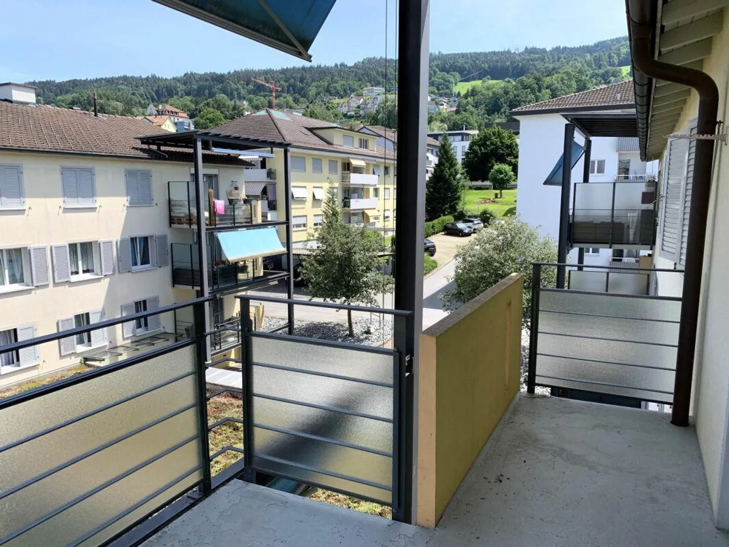 The perfect apartment with a modern kitchen, a cozy balcony... - Photo 9 of 16