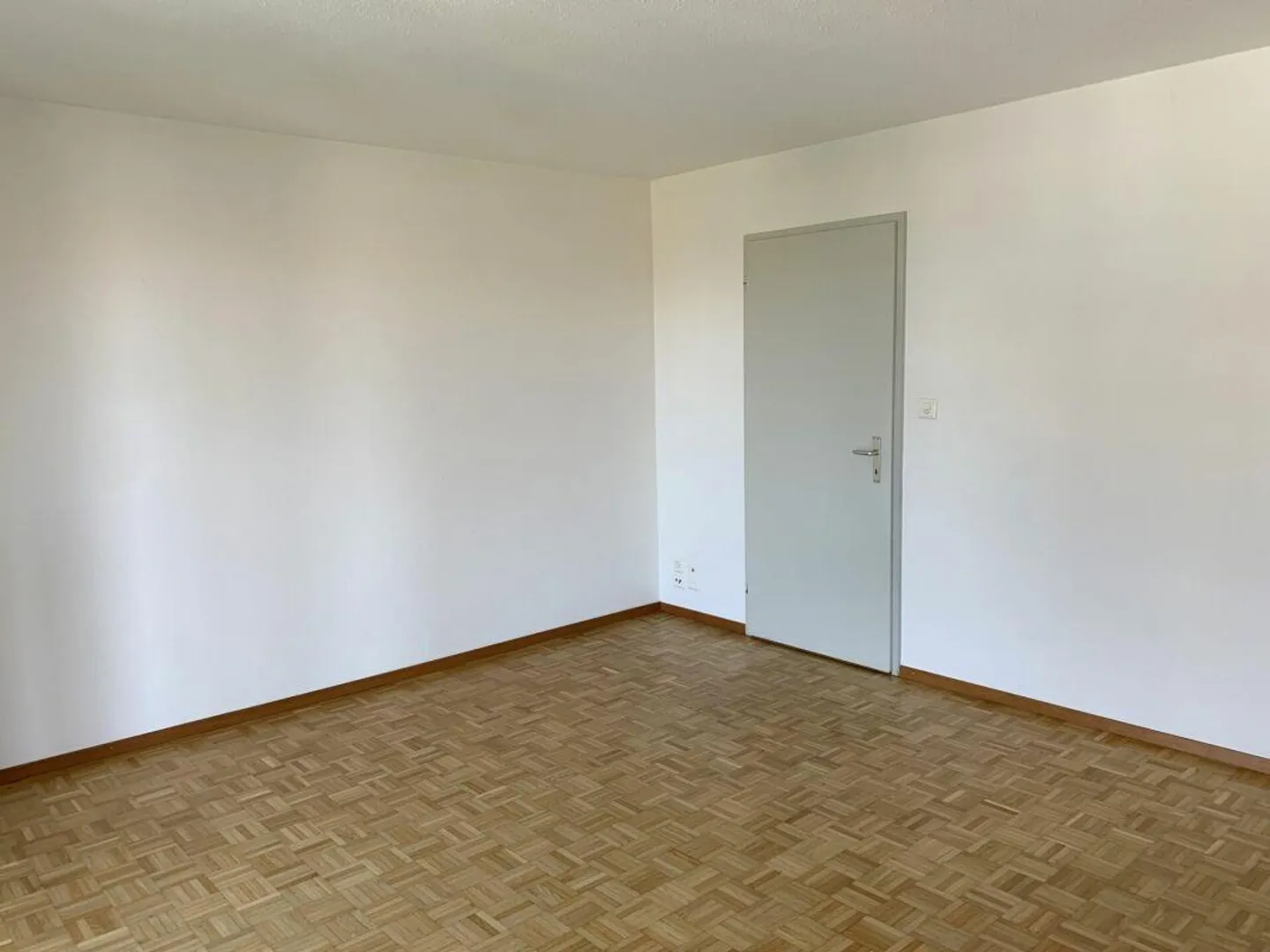 The perfect apartment with a modern kitchen, a cozy balcony... - Photo 5 of 16