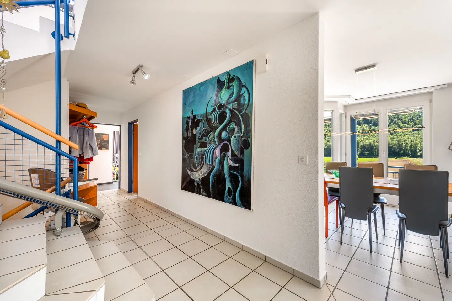 6.5-Room Single Family Home on the Edge of the Village, in a Beautiful Elevated Location with a Wide View - Photo 5 of 9