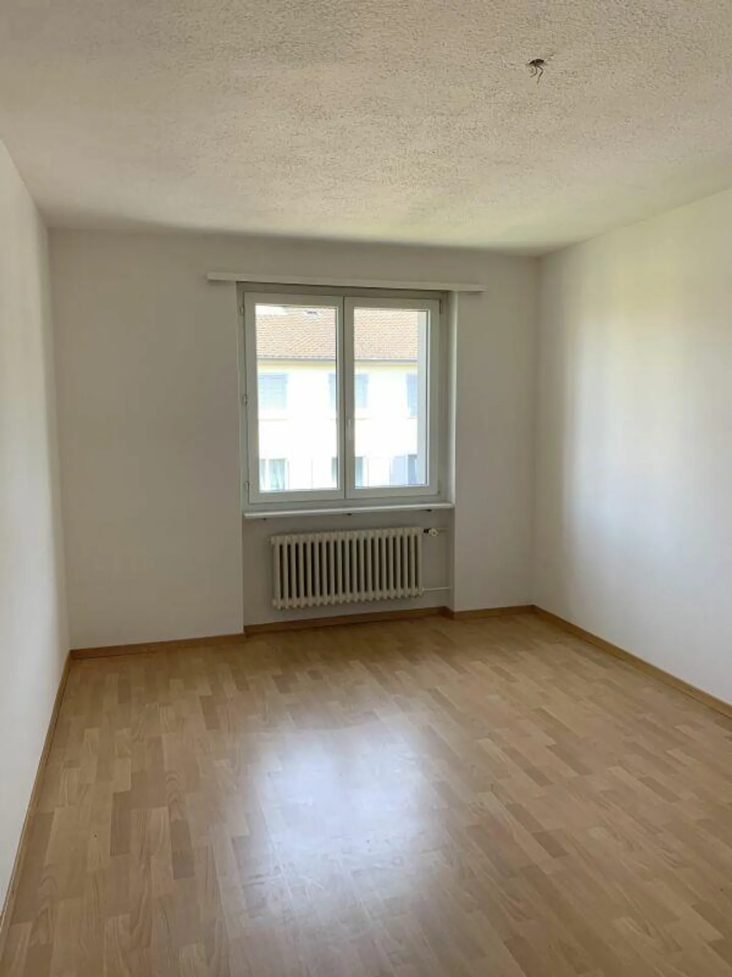 The perfect apartment with a modern kitchen, a cozy balcony... - Photo 10 of 16