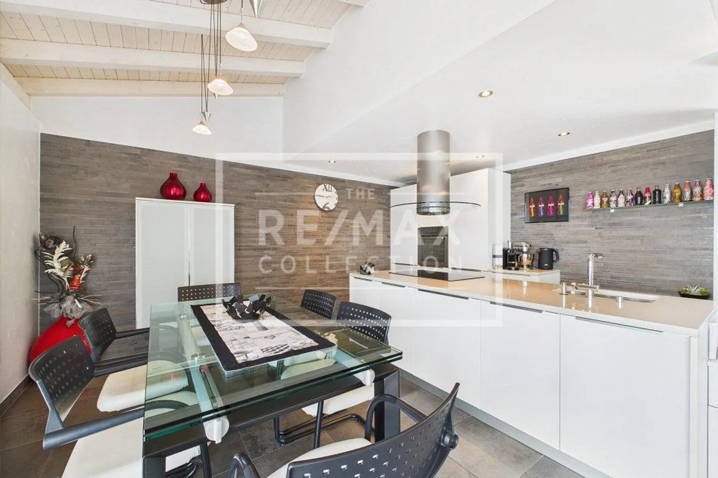 Une villa de rêve ! Où panorama, élégance moderne et design se rencontrent - Photo 3 sur 13