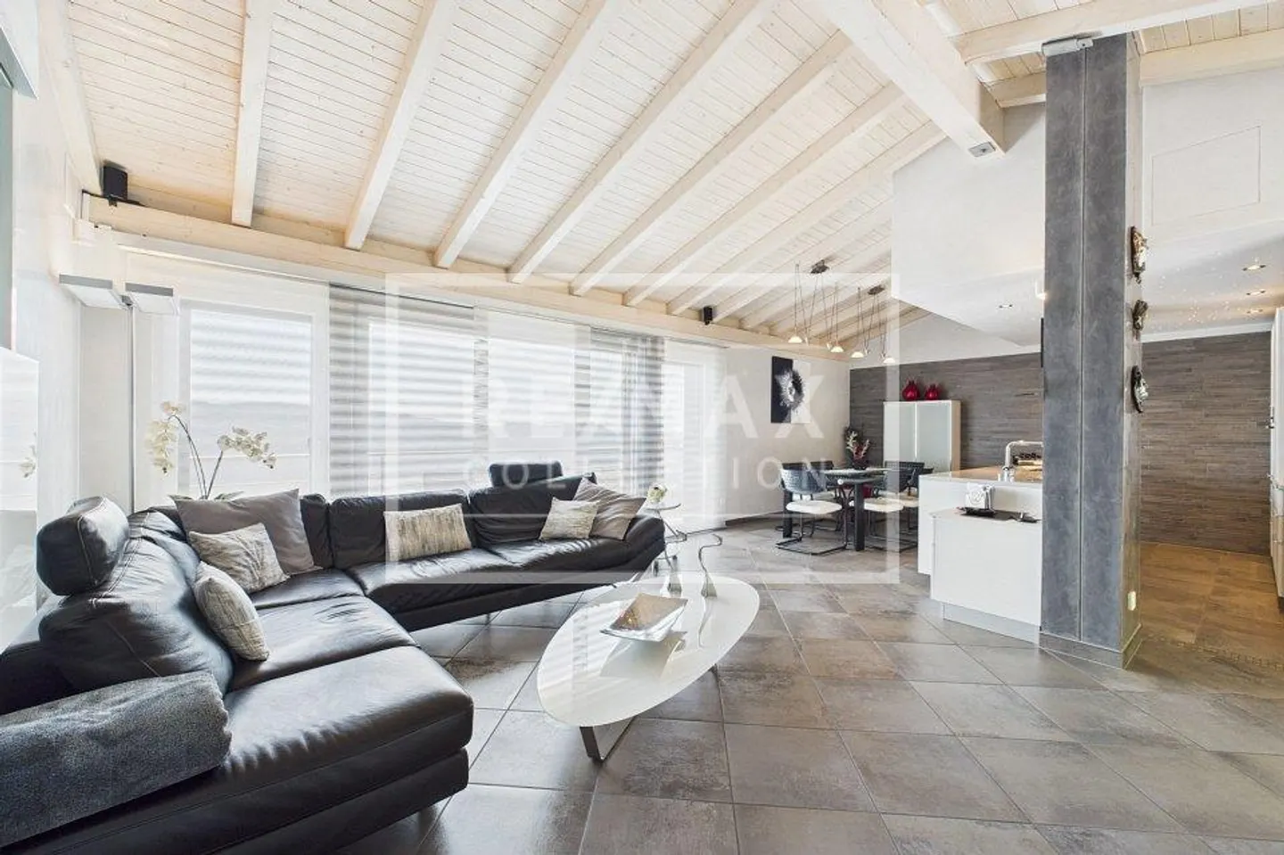 Une villa de rêve ! Où panorama, élégance moderne et design se rencontrent - Photo 4 sur 13