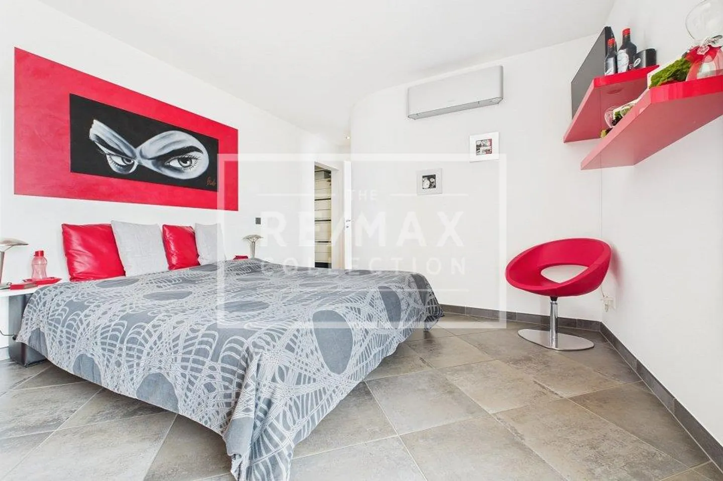 Une villa de rêve ! Où panorama, élégance moderne et design se rencontrent - Photo 10 sur 13