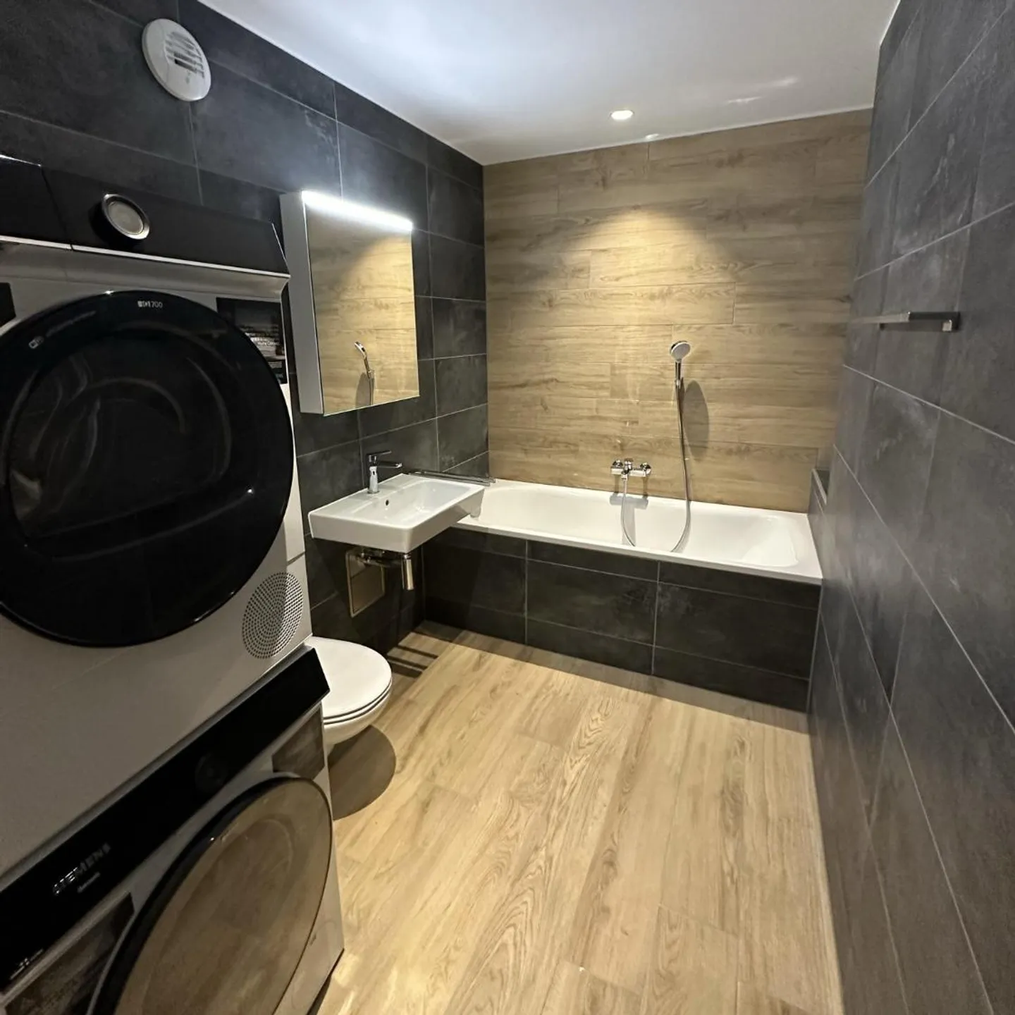 05412 - Wohnung 4,5 Zimmer - IMP. CHAMP-RIOND 2 - MATRAN - Foto 1 von 9