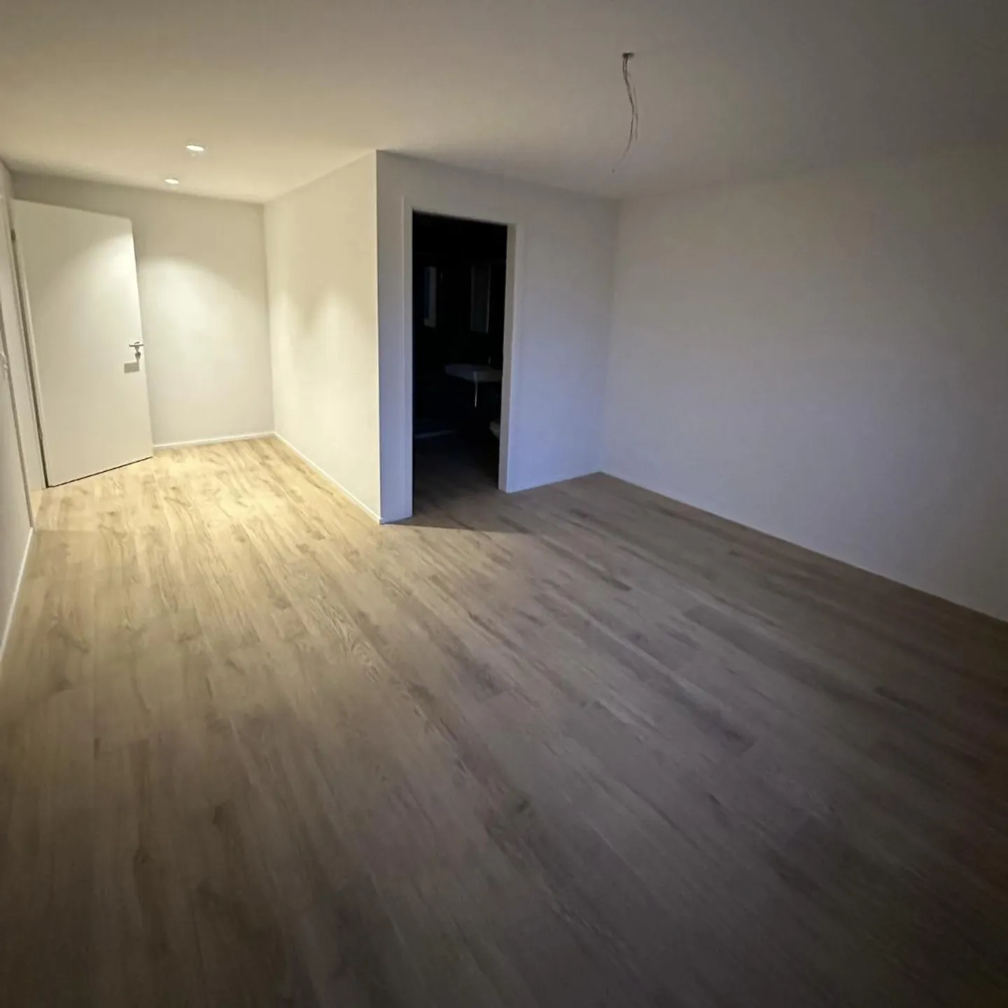 05412 - Wohnung 4,5 Zimmer - IMP. CHAMP-RIOND 2 - MATRAN - Foto 4 von 9