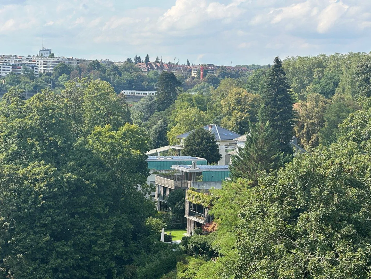 Appartamento Loft Elegante con Terrazza sul Tetto e Vista sull'Aare ad Altenberg - Foto 1 di 12