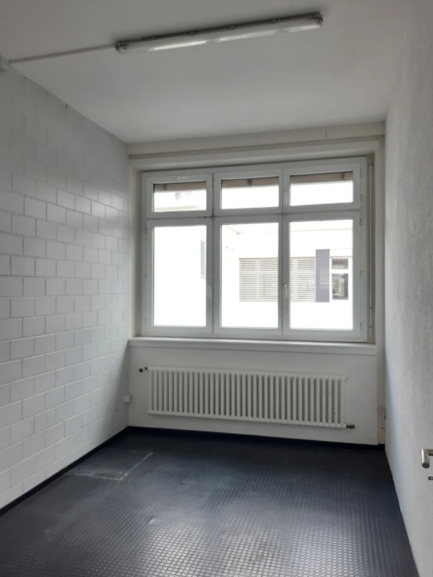 01850 - Appartement Locaux - Léopold-Robert 105 - La Chaux-de-Fonds - Photo 5 sur 7