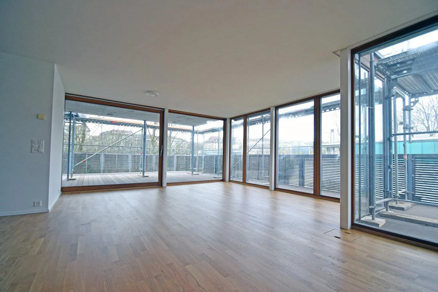 Appartamento Loft Elegante con Terrazza sul Tetto e Vista sull'Aare ad Altenberg - Foto 3 di 12