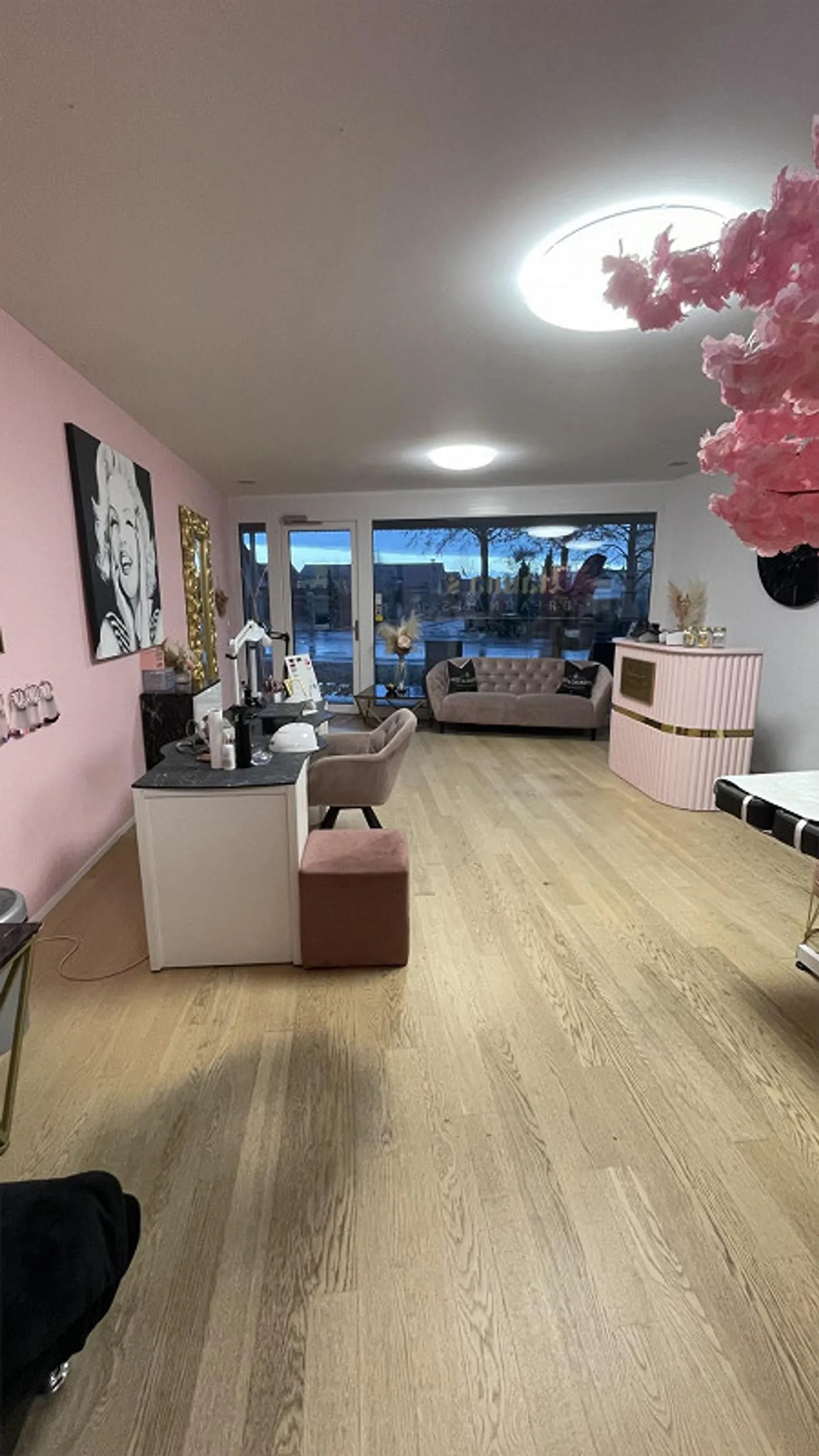 Artist studio or commercial space in beautiful Romanshorn - Photo 2 of 6