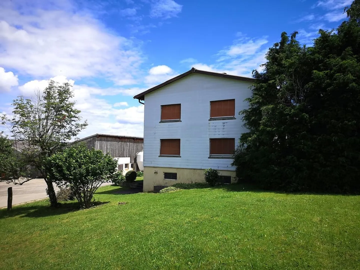 Deux maisons à rénover en partie sur parcelle de 3253m2, avec garage/atelier - Photo 4 sur 13