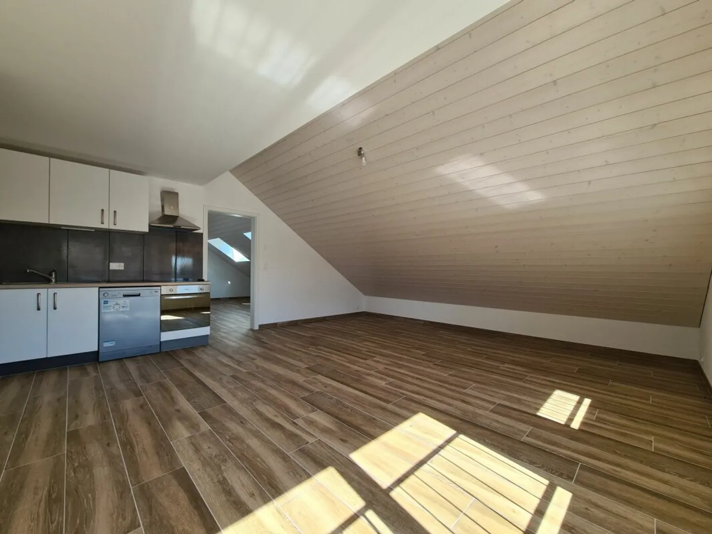 Fully Renovated Investment Building - Photo 4 of 13