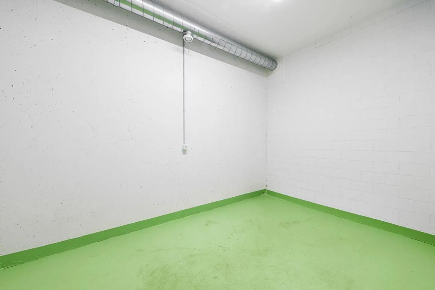 3.5-room attic apartment with loggia in Riedikon - Photo 8 of 10