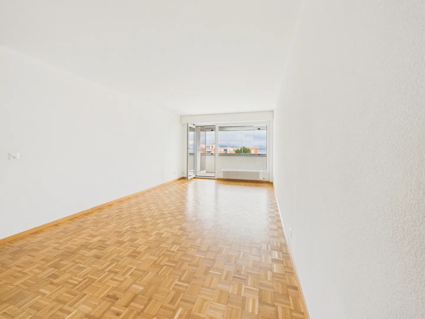 Bright 3.5-room apartment with beautiful views in Wädenswil - Photo 1 of 10