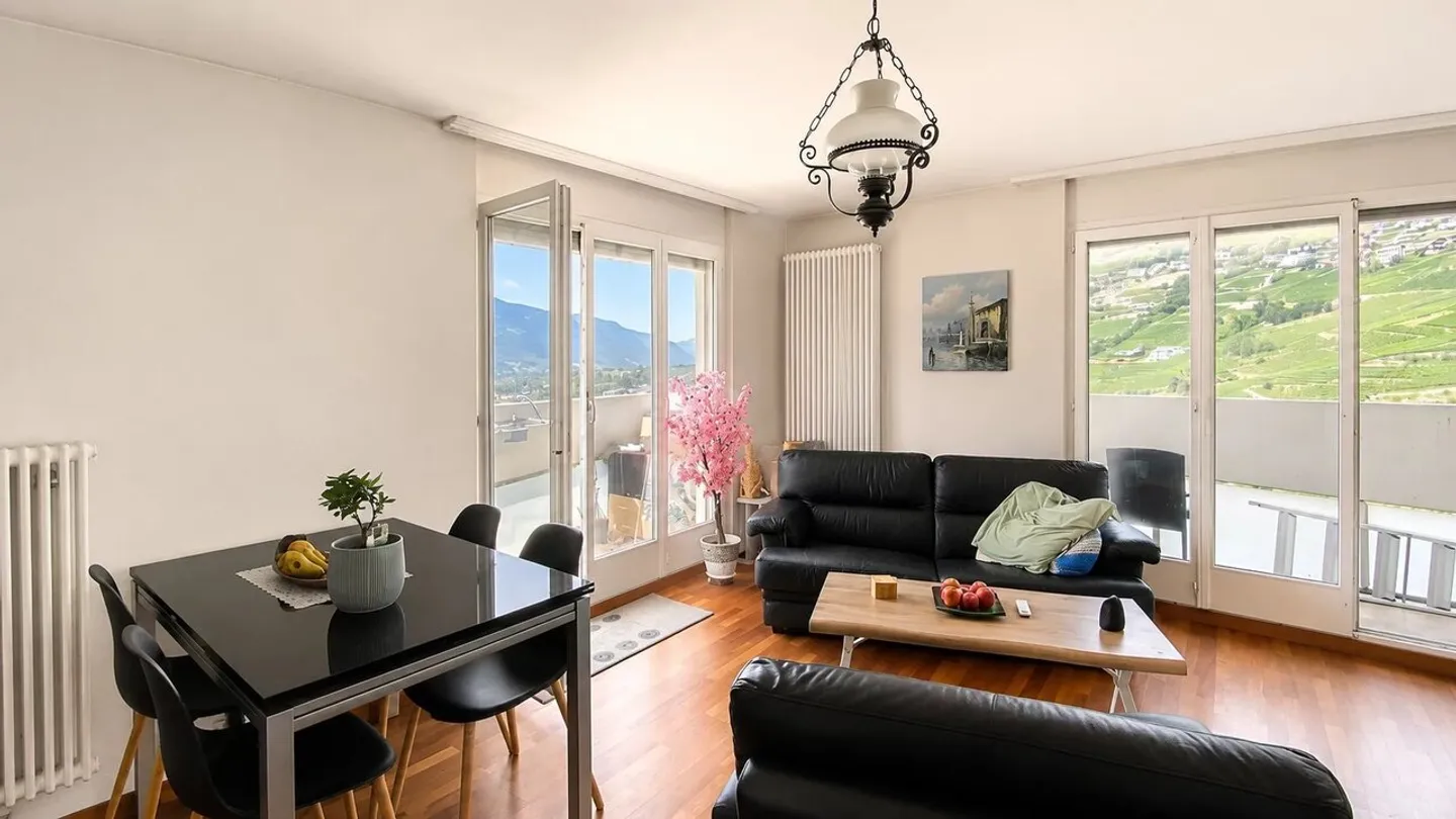 4,5-Zimmer-Wohnung im 10. Stock mit Panoramablick - Foto 2 von 9