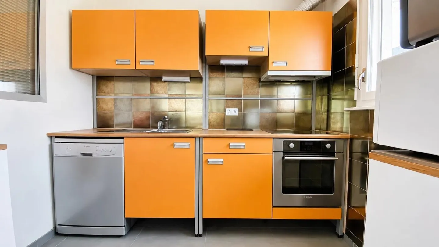 4,5-Zimmer-Wohnung im 10. Stock mit Panoramablick - Foto 4 von 9