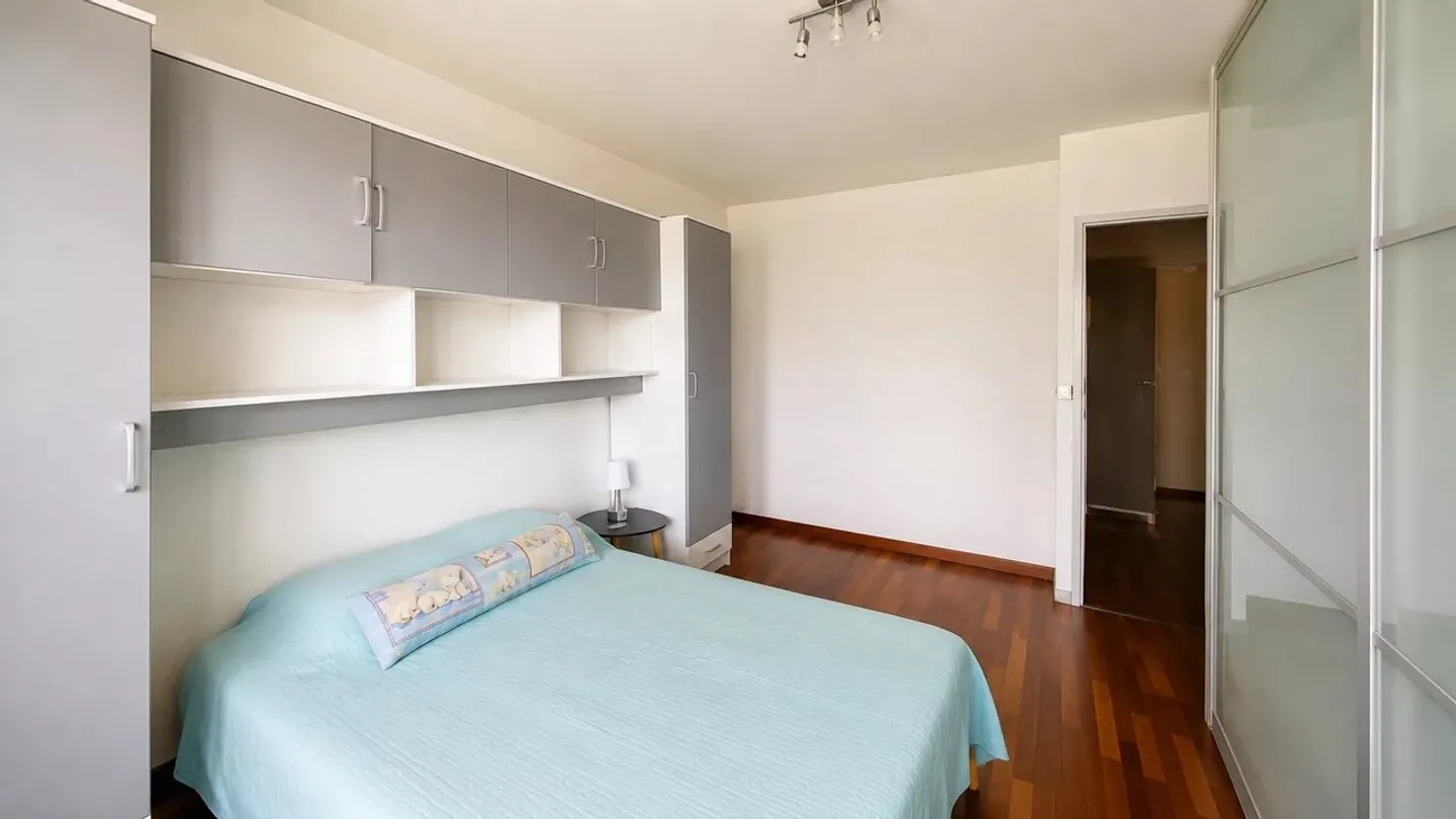 4,5-Zimmer-Wohnung im 10. Stock mit Panoramablick - Foto 5 von 9