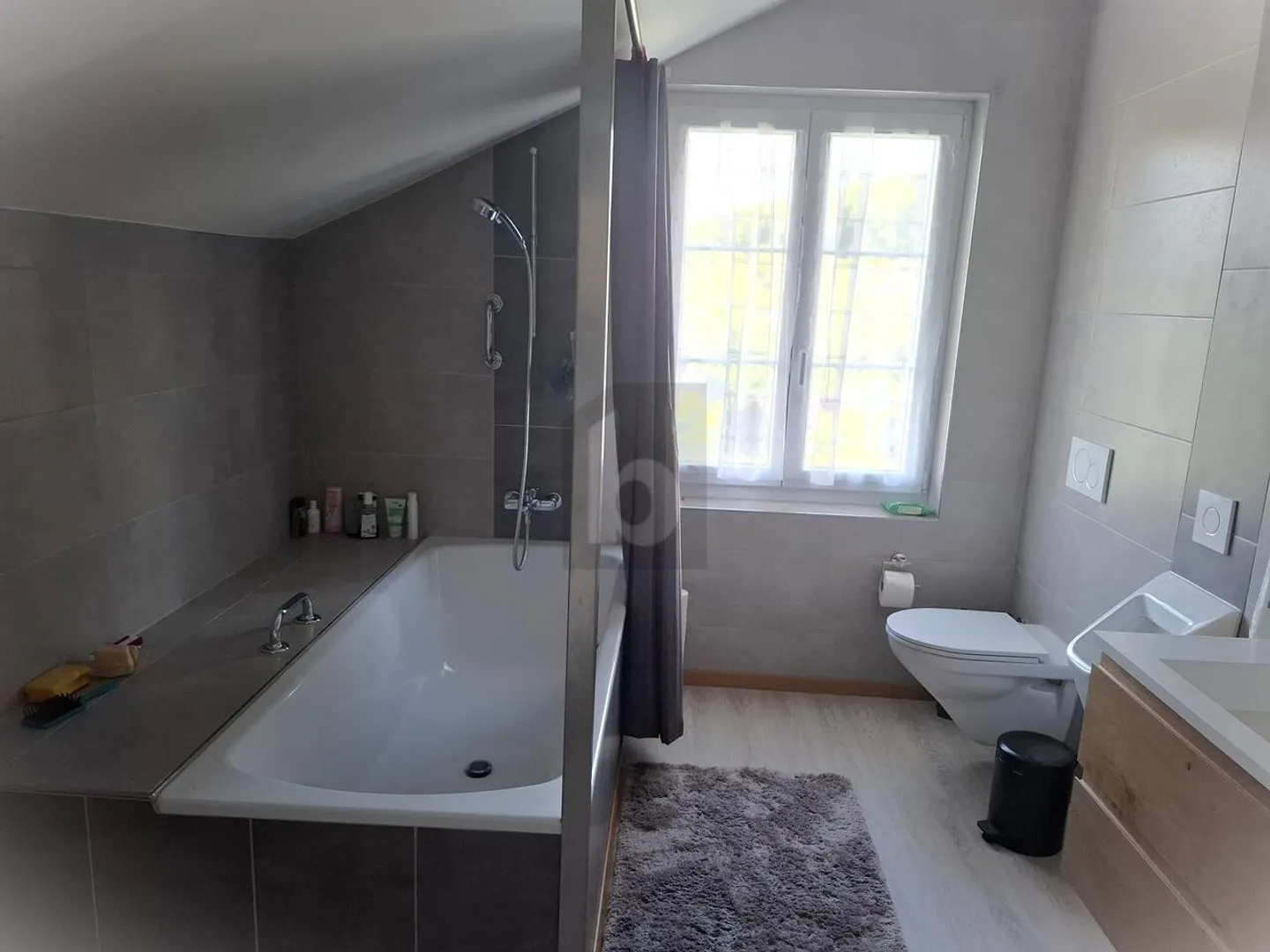 Großzügiges Volumen und einzigartiger Charme - Foto 2 von 6