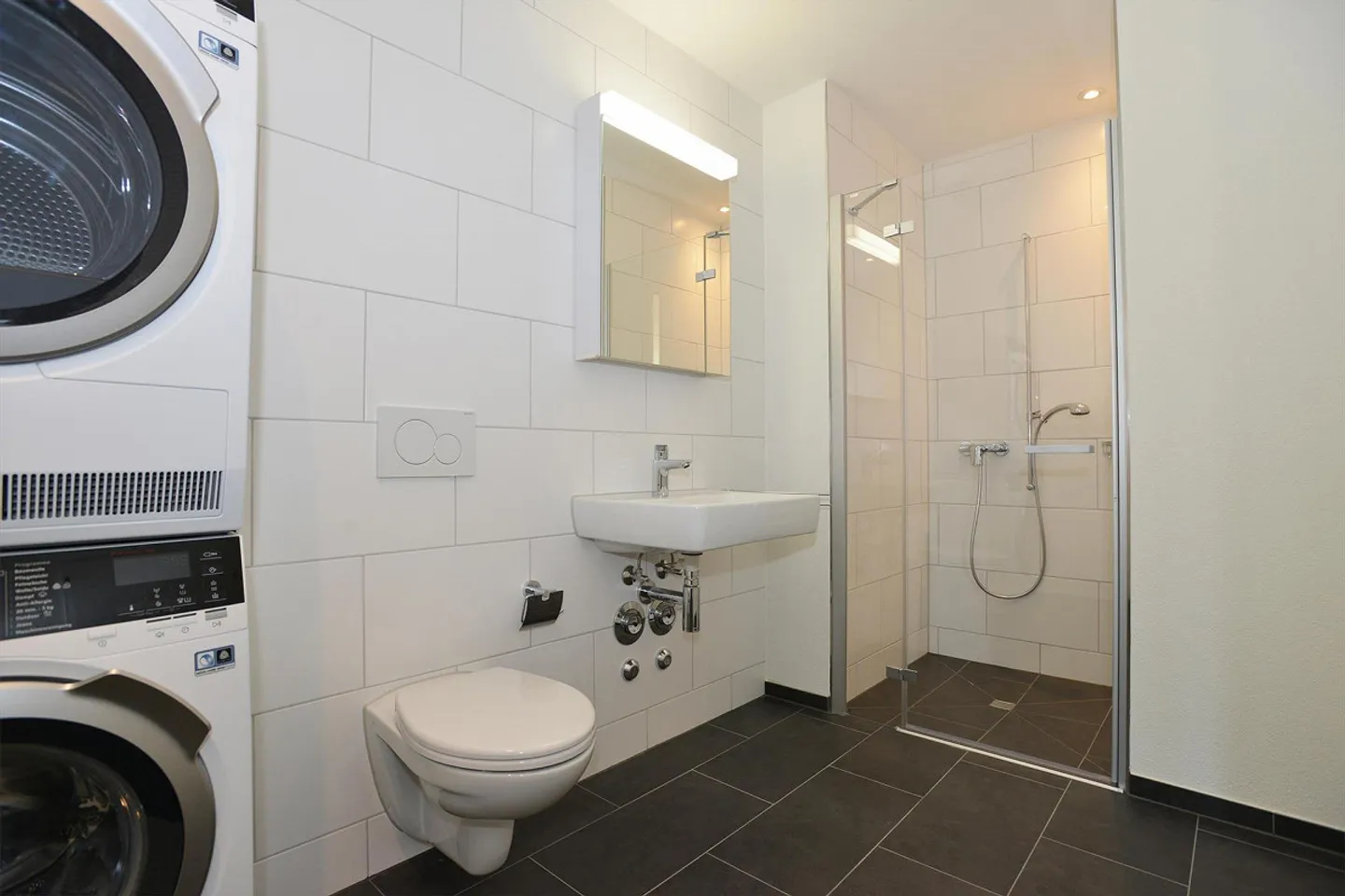 Modern Apartment in Quiet Location - Photo 4 of 6