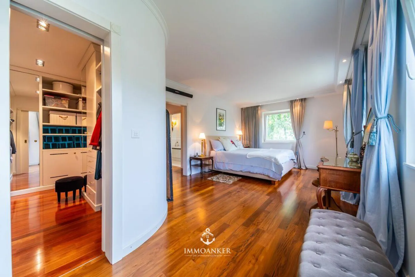 Il comfort abitativo urbano incontra un'oasi di benessere privata - Foto 7 di 13