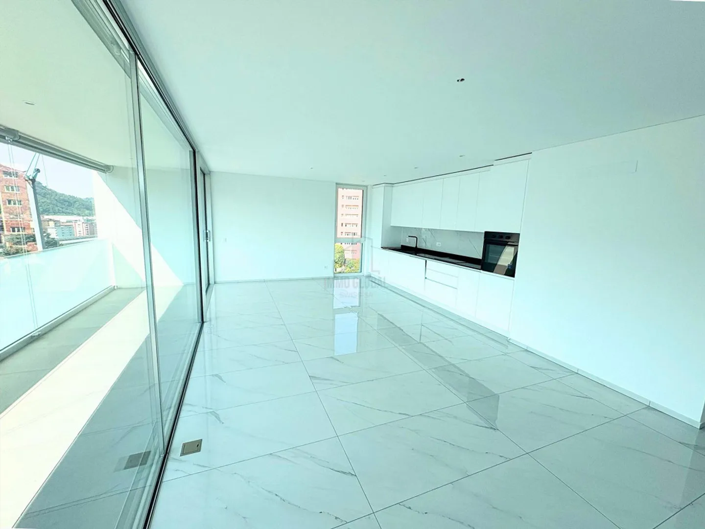 Appartamento moderno con terrazza - Foto 3 di 11