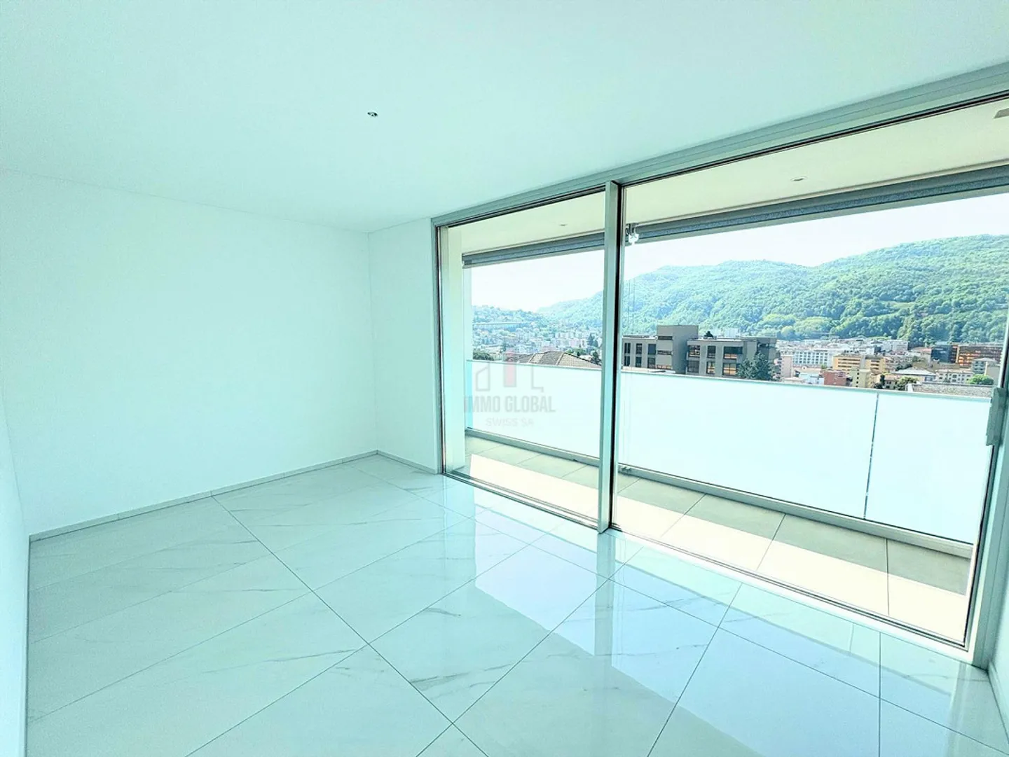 Appartamento moderno con terrazza - Foto 8 di 11