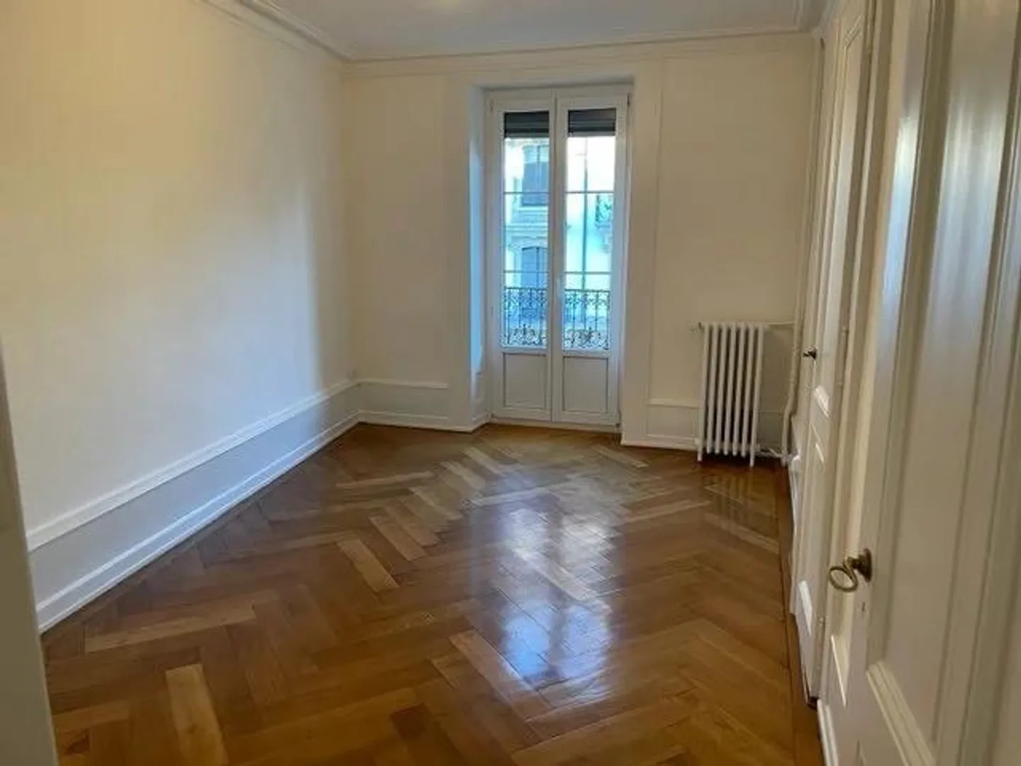 Place des Eaux-Vives: Appartamento di 4 stanze al 3° piano - Foto 3 di 10
